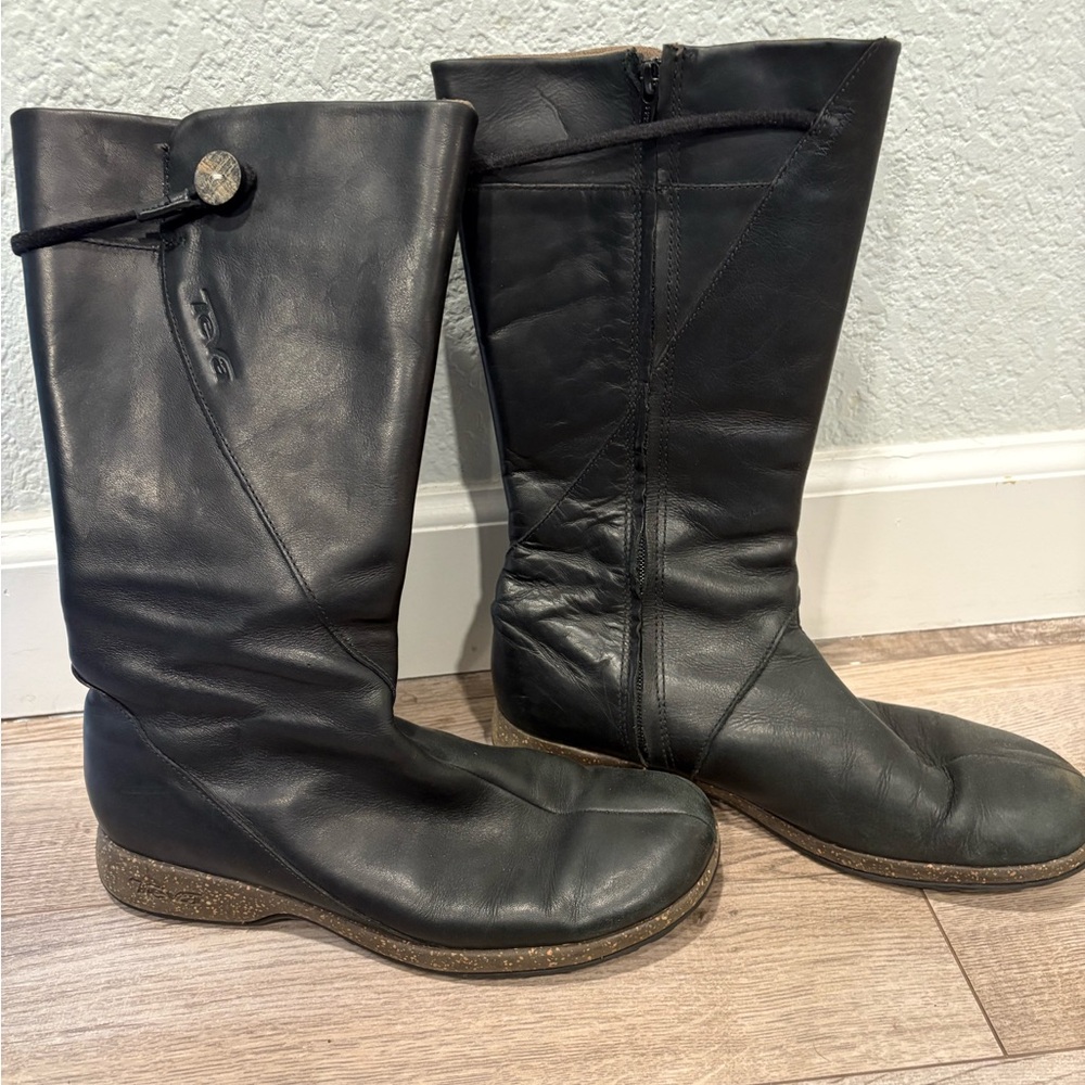 ❌ SOLD ❌ Teva Black Leather Montecito Boot